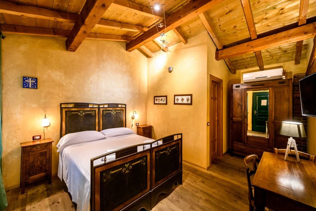 Camera hotel Gattinara — ospitalità enoturismo Alto Piemonte