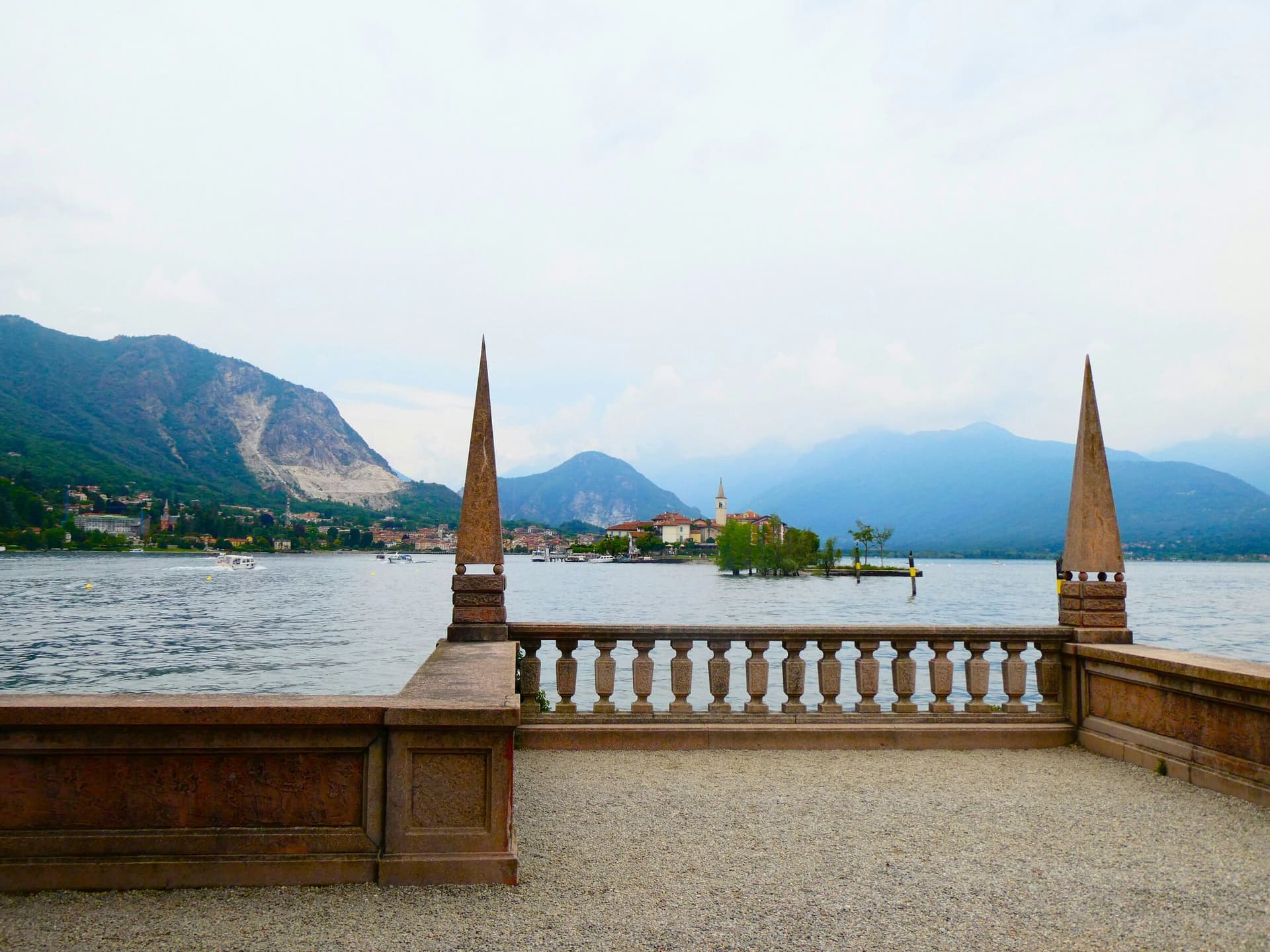 Il Lago Maggiore e l’Isola dei Pescatori dalla terrazza dell’Isola Bella