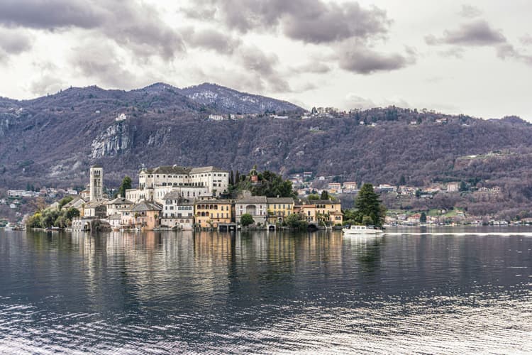 A day trip from Milan: a Sunday between Nebbiolo and Lake Orta